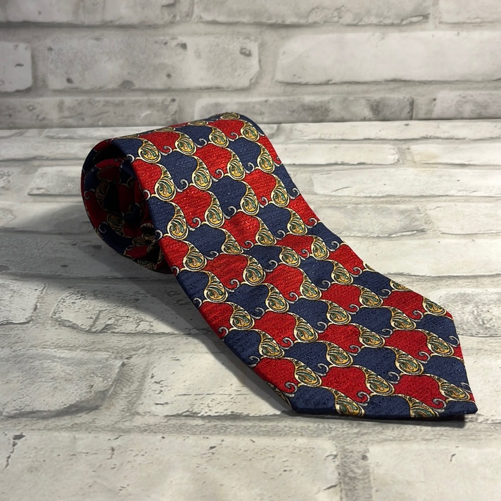 Vintage Evan-Picone men’s 100% silk tie red blue gold green repeating